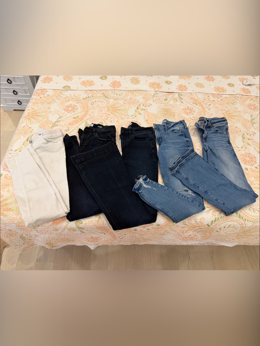 American Eagle Outfitters Flare & Wide-Leg Jeans - White, Black & Blue